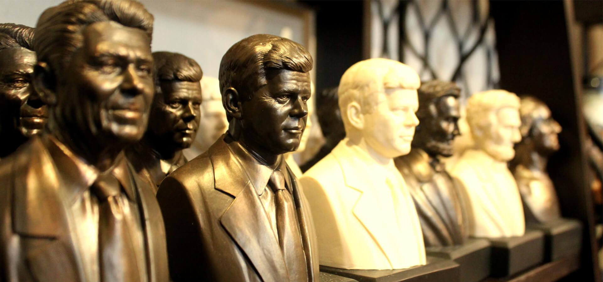 A close up photo of Presidential busts of various presidents at The National Presidential Wax Museum Gift Shop. 